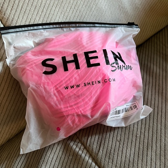 BNWT One Piece Strapless Swimsuit - Picture 8 of 9